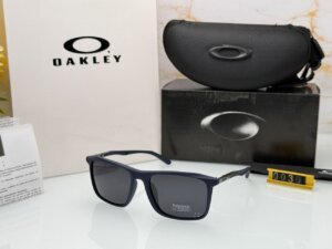 Luxury Branded Replica First copy Oakley Men sunglasses online