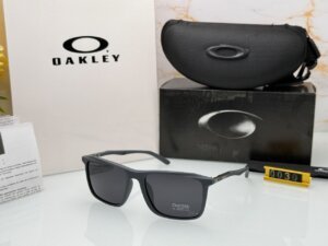 Luxury branded Oakley sunglasses for Gents in india at low price