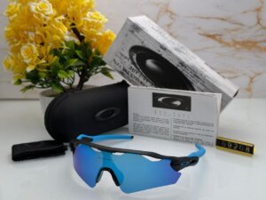 Luxury Branded Oakley Stylish first copy Men sunglasses online