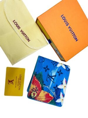 Luxury 1st copy Louis Vuitton mens Wallet at best price