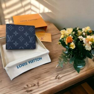 1st copy 7A+ Replica LV Wallet and money clip online in COD