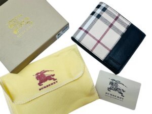 First Copy Burberry Wallets For Men Online India at low price