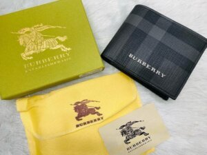 Buy Luxury Replica First Copy Burberry Wallets Online in COD