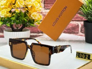 Louis Vuitton 2002 Premium high quality Sunglasses 170