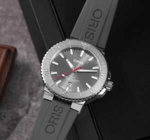 Oris Aquis Chronograph Black Dail Rubber Strap Automatic Watch For Men 2
